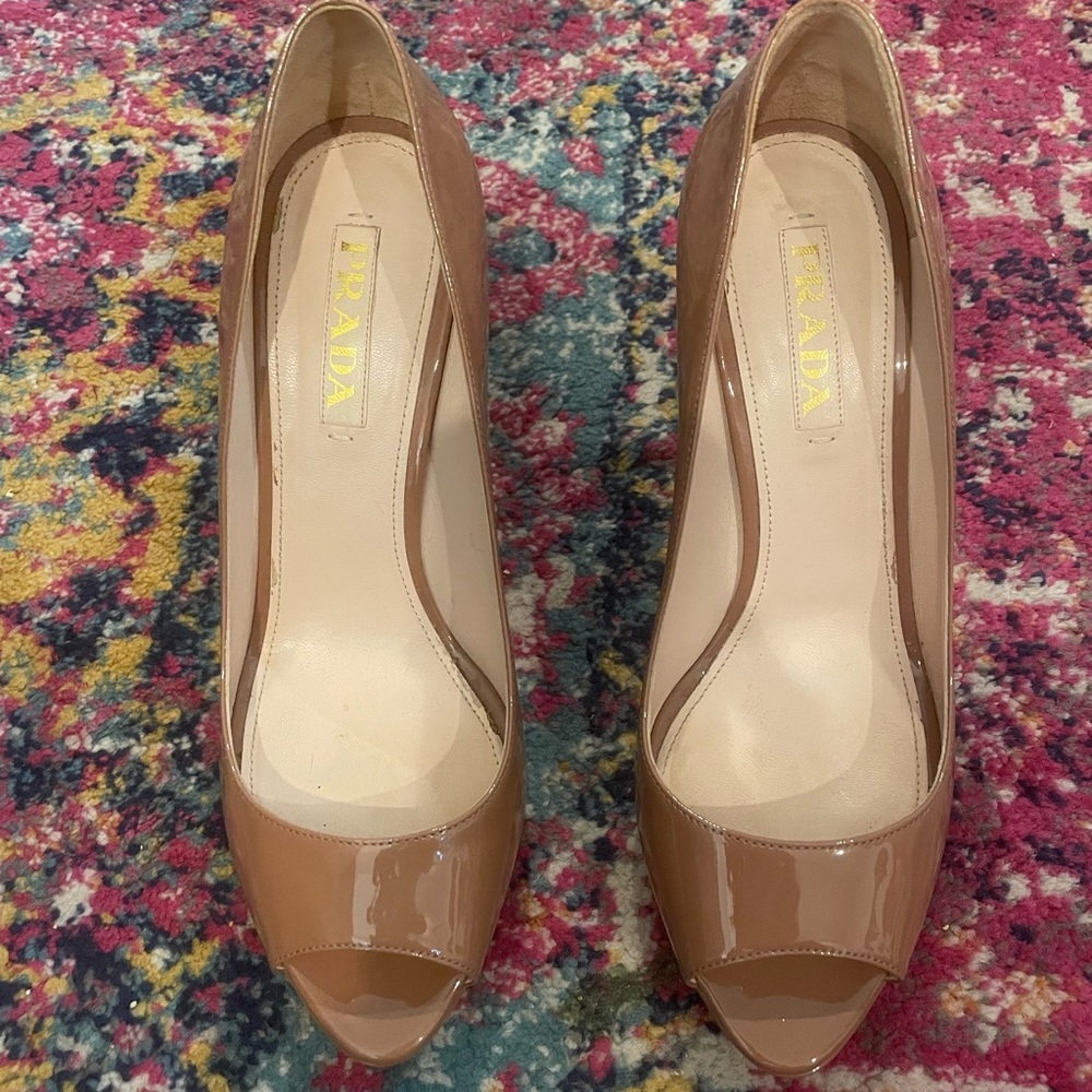 Beautiful camel brown Prada pumps.  Size 39.5.